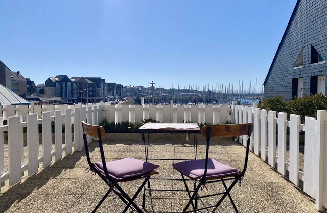 Studio Avec Grande Terrasse à Louer Pour les Vacances sur le Port du Crouesty