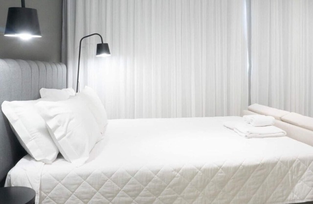 Studio completo próx. ao shopping | Centro