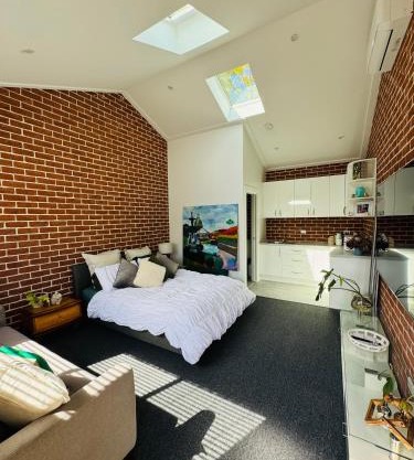 Studio in CBD Bathurst
