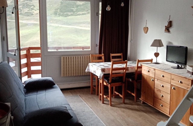 studio mountain view to the slopes