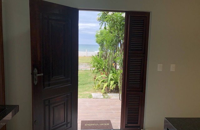 Studio right on the sand with beautiful sea views.