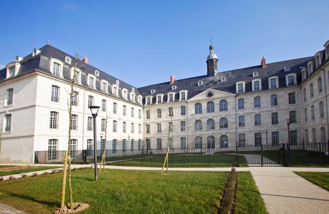 Studio spacieux, près monuments historiques