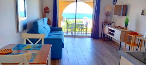 Studio standing classé meublé de tourisme avec terrasse vue mer " les pieds dans l'eau " à Algajola