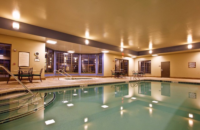 Studio Suite - FREE Breakfast Buffet, Business + Fitness Center Access