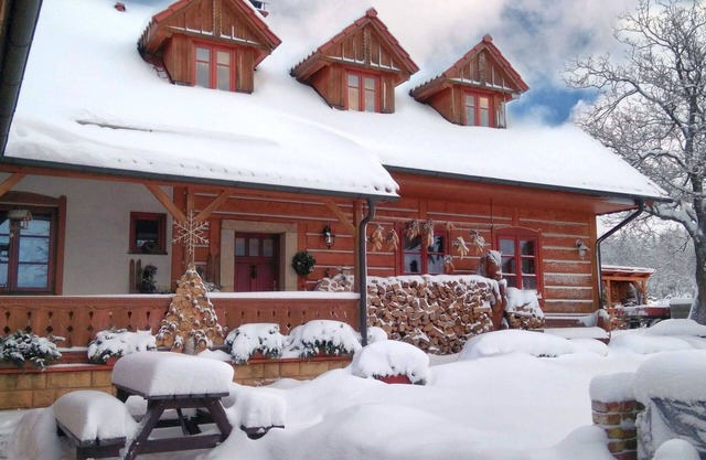 Stunning private villa for 24 guests with WIFI, private pool, TV, terrace and pets allowed