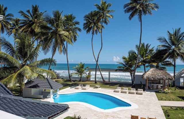 Stunning 11BR Beachfront Villa with Private Pickleball Court
