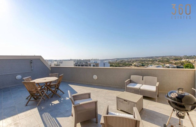 Stunning 1BR Apt with spacious private terrace