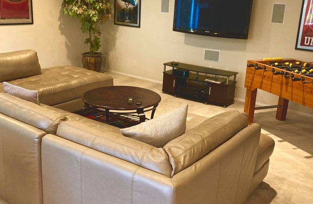 Stunning 2bedr with patio,parking, garden in exclusive neighborhood.Premier Host