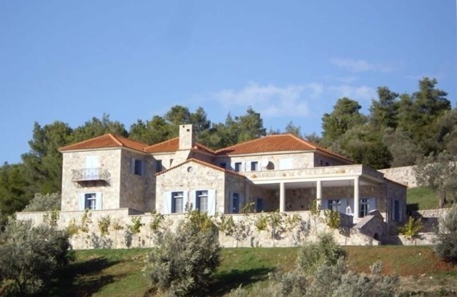 Stunning Agricultural/Horse Farming Estate Near The Sea