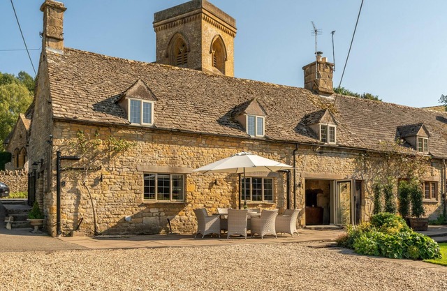Stunning Cotswold Cottage in Snowshill, Broughwood