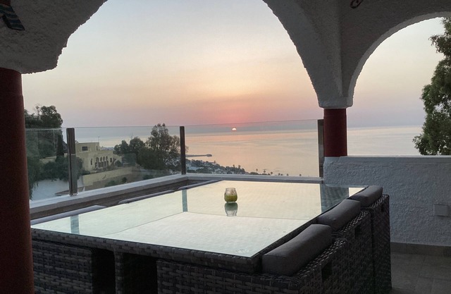 Stunning Sea Views From Villa, 10 Minute Walk to Beach