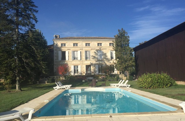 Stunning Chateau in the French Countryside & pool