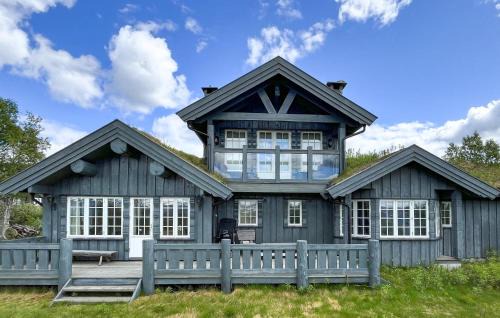 Stunning Home In Beitostølen With Sauna