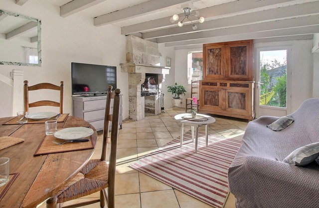 Stunning home in Essouvert with Wi-Fi
