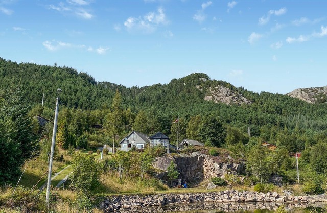 Stunning home in Korssund with WiFi