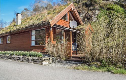 Stunning Home In Os With Kitchen