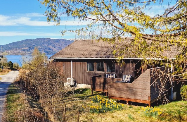 Stunning Home In Skånevik With Kitchen