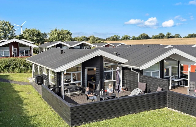 Stunning home in Tranekær with kitchen