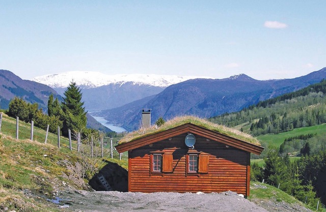 Stunning home in Vik I Sogn with WiFi