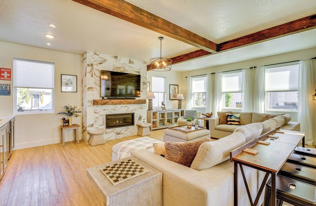 Stunning Home w/Hot Tub Near Park City Skiing!