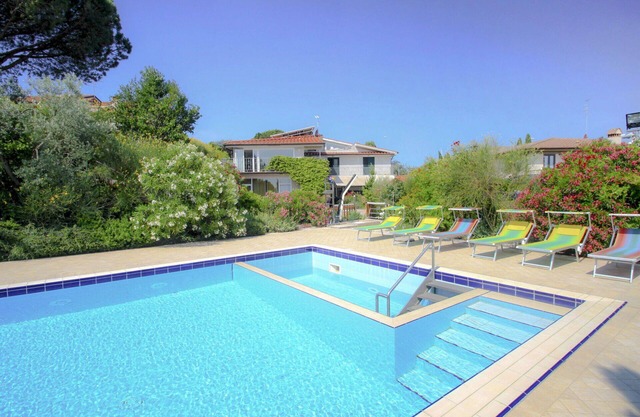 Stunning villa with WIFI, A/C, private pool, hot tub, TV, terrace, pets allowed and panoramic v.