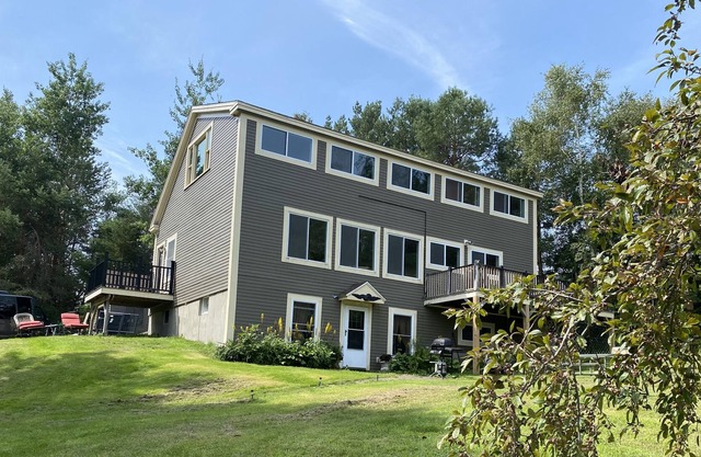 Stunning lakefront home on 710ft of water frontage