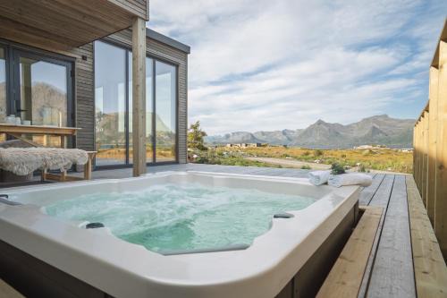 Stunning Lofoten Lodge with views and jacuzzi