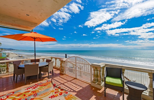 Stunning Ocean Front Luxury Home - Sleeps 12