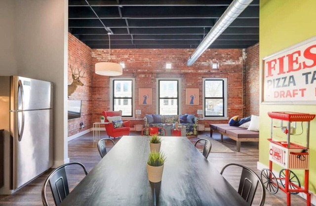 Stunning One Of A Kind 6 BDRM Loft Sleeps 15