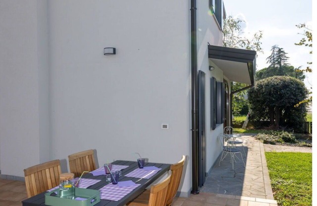 Stunning private villa for 4 guests with A/C, WIFI and terrace