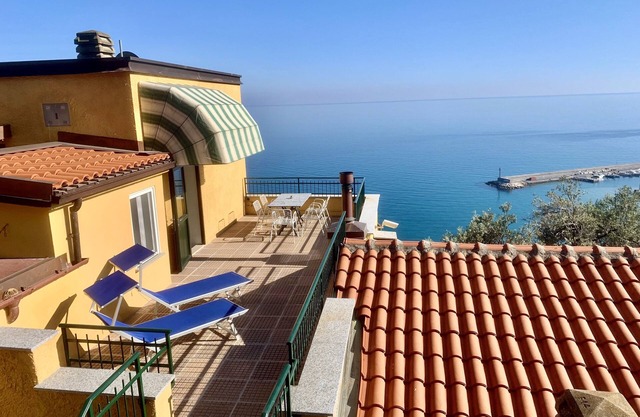 Stunning panoramic terrace overlooking the sea