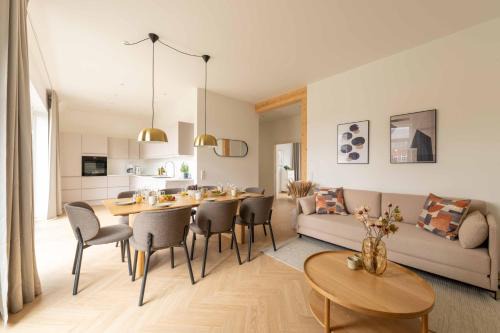 Stunning Premium Apartment with Private Rooftop