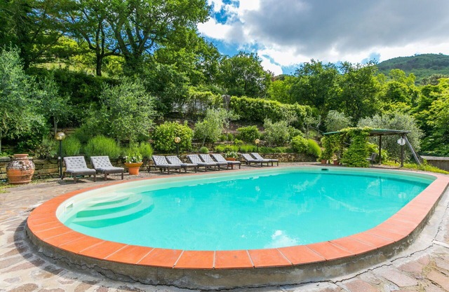 Stunning private villa for 8 people with WIFI, A/C, pool, TV, patio and panoramic view