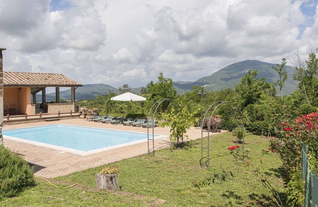 Stunning private villa for 6 guests with WIFI, private pool, TV, terrace and pets allowed