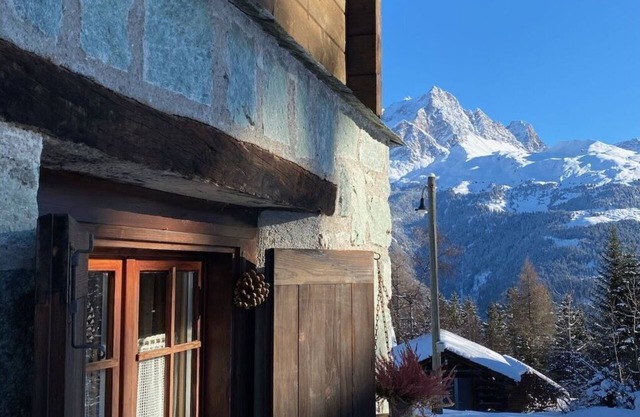 Stunning private villa for 8 guests with WIFI, TV, patio, panoramic view and parking