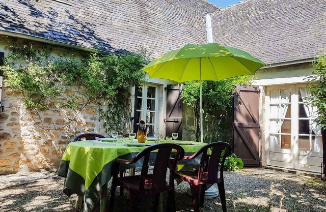 Stunning private villa for 4 guests with WIFI, TV, terrace, pets allowed and parking