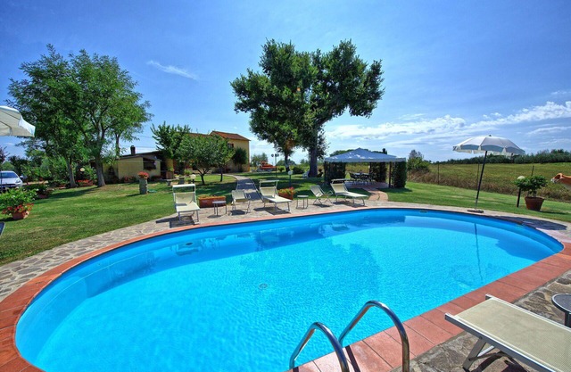 Stunning private villa with private pool, WIFI, TV, pets allowed and panoramic view, close to Ar.