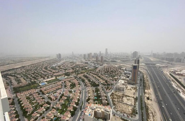 Stunning Studio in JVT- Pool and Waterpark On Site