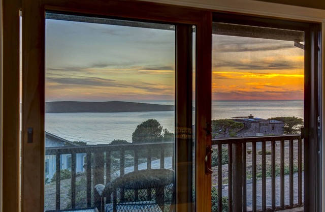 Stunning Views and Walk to the Beach!