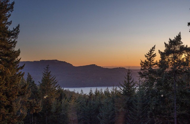 Stunning Views, Game Room, Minutes to Town, Sleeps 12