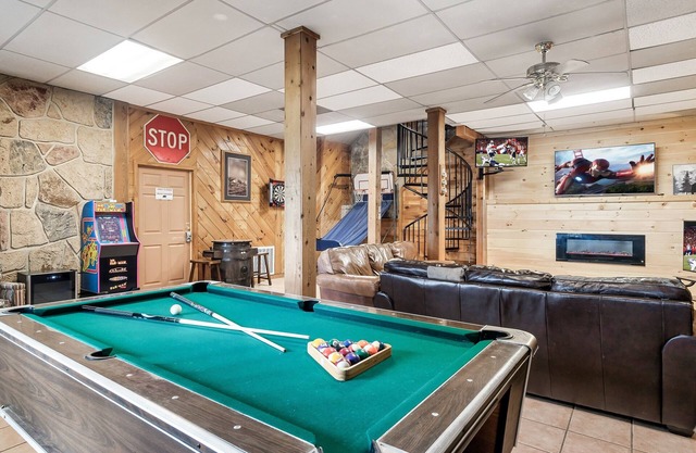 Stunning Views, Pool, Hot Tub, Grill, Game Room, Near Park Entrance