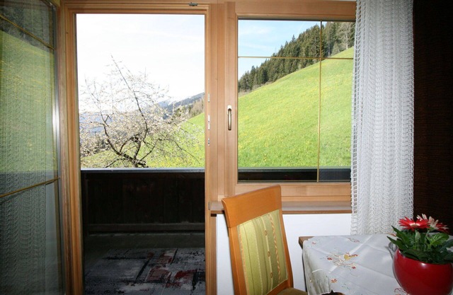 Stunning villa for 4 guests with TV, patio and pets allowed