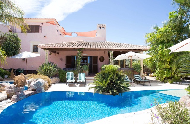 Stunning villa on Desert Spring Golf Course