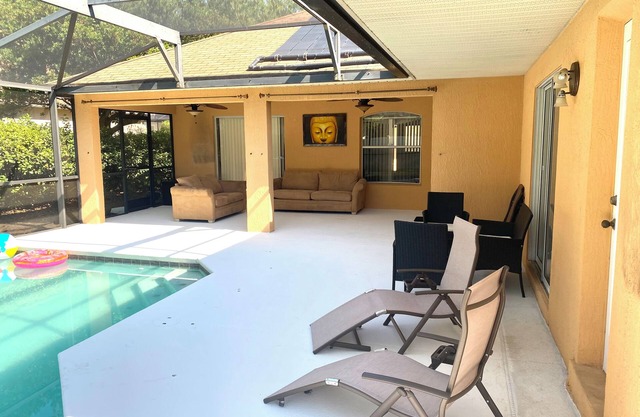 Stunning Villa w/Solar Heated Pool Near Disney