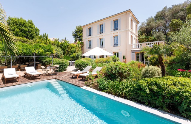 Stunning villa with private pool at walking distance from beach Juan les Pins