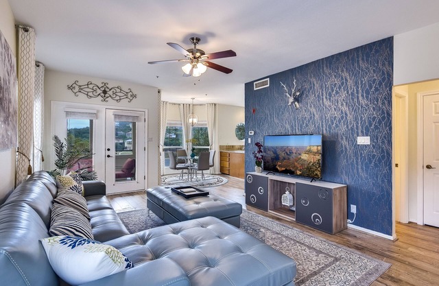 Stunningly Regal Lake Travis Island Condo with lakeview!