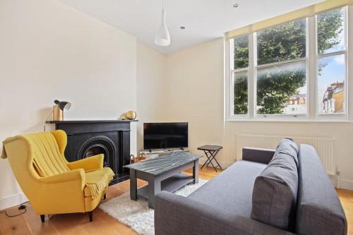 Stylish 1-Bed Flat in Prime Kensington Location