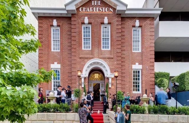 Stylish 1BR APT in West Perth with Parking!