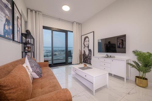 Stylish 1BR w/Balcony & Pool |2 Min Walk to Metro