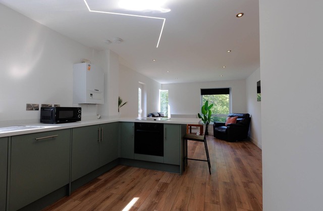 Stylish 2-Bed Maisonette